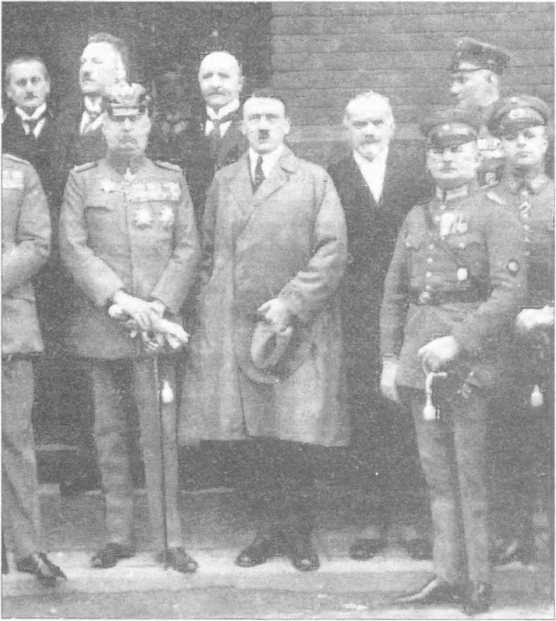 Иллюстрация к книге — Оккультные тайны Третьего рейха. Темные силы, освобожденные нацистами [i_047.jpg]