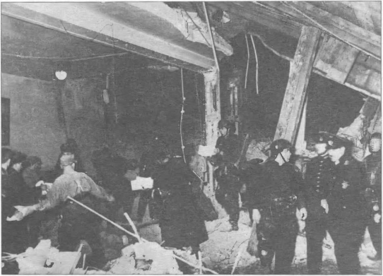 Иллюстрация к книге — Оккультные тайны Третьего рейха. Темные силы, освобожденные нацистами [i_052.jpg]