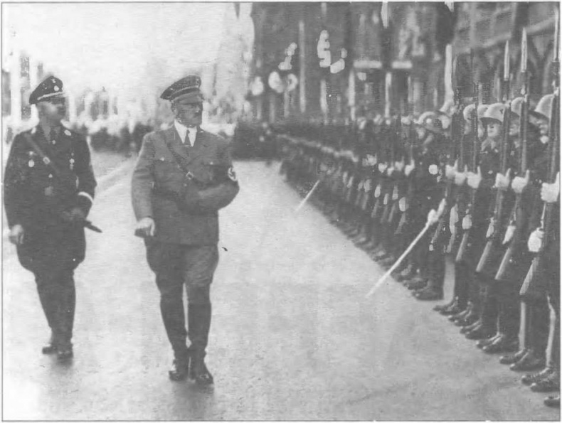 Иллюстрация к книге — Оккультные тайны Третьего рейха. Темные силы, освобожденные нацистами [i_088.jpg]