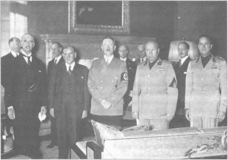 Иллюстрация к книге — Оккультные тайны Третьего рейха. Темные силы, освобожденные нацистами [i_095.jpg]