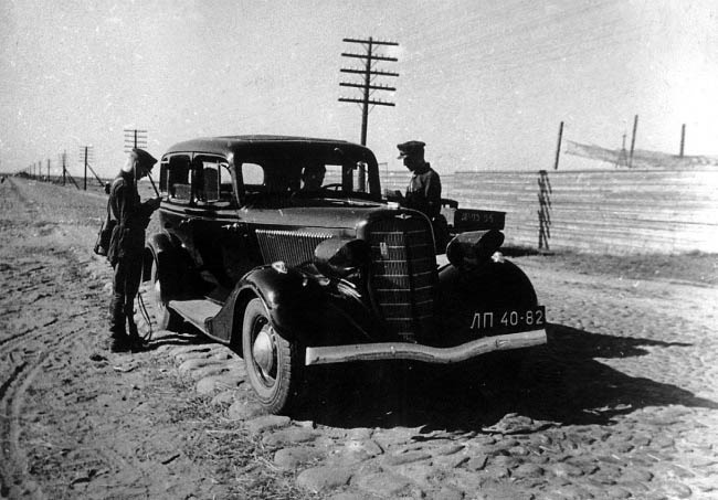 Иллюстрация к книге — Уголовный розыск. Петроград - Ленинград - Петербург [img_id040.jpg]