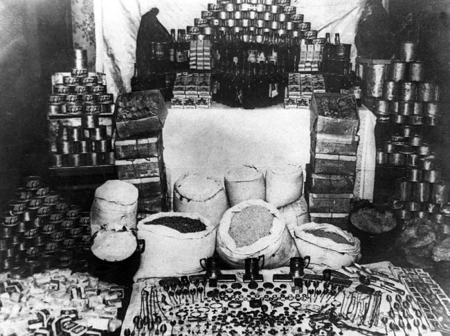 Иллюстрация к книге — Уголовный розыск. Петроград - Ленинград - Петербург [img_id041.jpg]