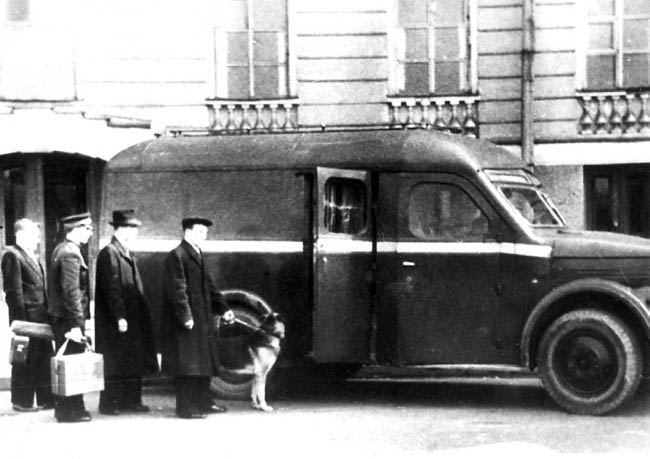 Иллюстрация к книге — Уголовный розыск. Петроград - Ленинград - Петербург [img_id051.jpg]