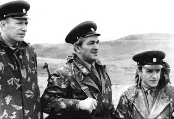 Иллюстрация к книге — Советско-китайские войны. Пограничники против маоистов Уцененный товар (№1) [i_040.jpg]