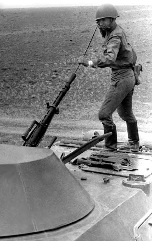 Иллюстрация к книге — Советско-китайские войны. Пограничники против маоистов Уцененный товар (№1) [i_045.jpg]