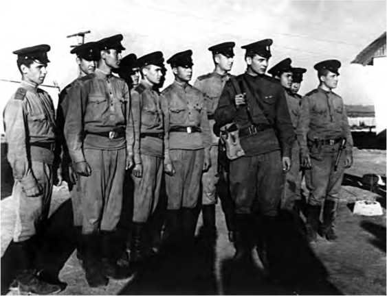 Иллюстрация к книге — Советско-китайские войны. Пограничники против маоистов Уцененный товар (№1) [i_053.jpg]