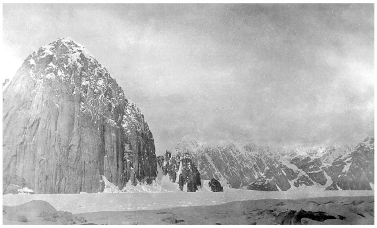 Иллюстрация к книге — Фредерик Кук на вершине континента. Возвращаем Мак-Кинли великому американцу [i_084.jpg]