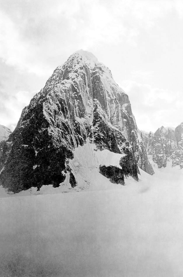 Иллюстрация к книге — Фредерик Кук на вершине континента. Возвращаем Мак-Кинли великому американцу [i_086.jpg]