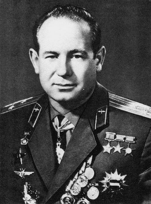 Иллюстрация к книге — Путь к звездам. Из истории советской космонавтики [i_016.jpg]