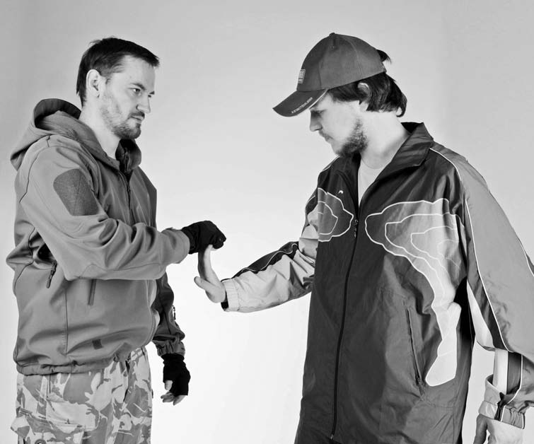 Иллюстрация к книге — Самозащита без оружия. Как победить в драке на улице, не владея боевыми искусствами [i_023.jpg]