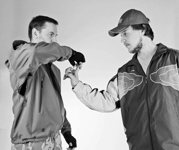 Иллюстрация к книге — Самозащита без оружия. Как победить в драке на улице, не владея боевыми искусствами [i_030.jpg]