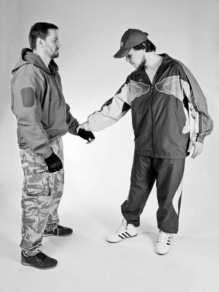 Иллюстрация к книге — Самозащита без оружия. Как победить в драке на улице, не владея боевыми искусствами [i_039.jpg]