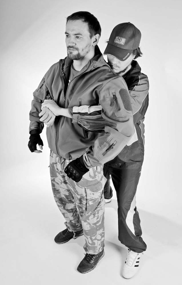 Иллюстрация к книге — Самозащита без оружия. Как победить в драке на улице, не владея боевыми искусствами [i_048.jpg]