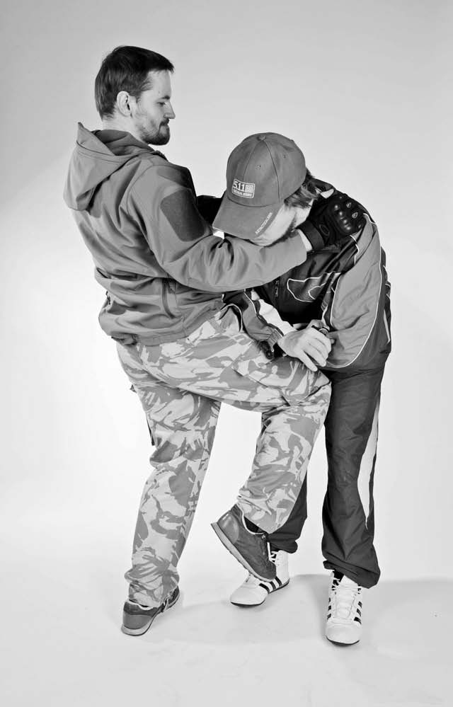 Иллюстрация к книге — Самозащита без оружия. Как победить в драке на улице, не владея боевыми искусствами [i_054.jpg]