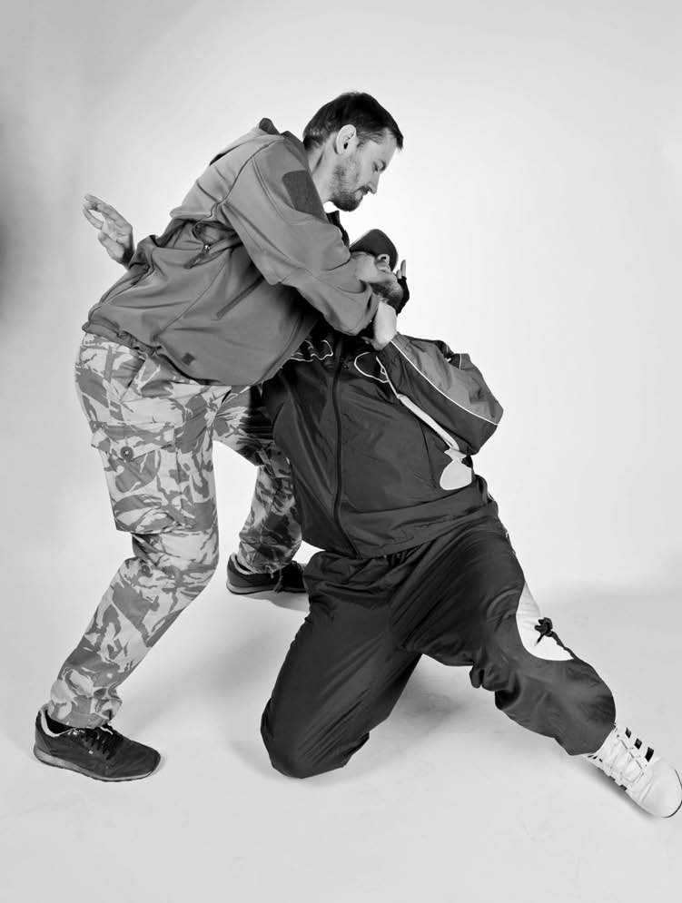 Иллюстрация к книге — Самозащита без оружия. Как победить в драке на улице, не владея боевыми искусствами [i_099.jpg]