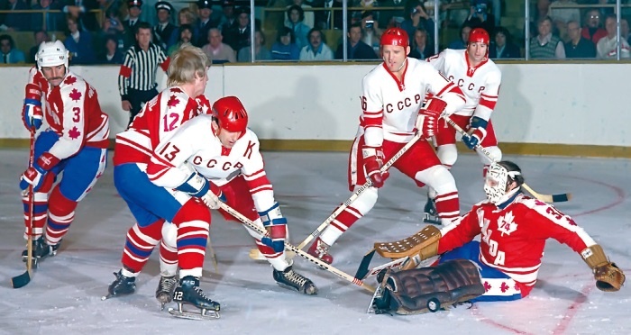 Иллюстрация к книге — Стенка на стенку. Хоккейное противостояние Канада-Россия [i_033.jpg]