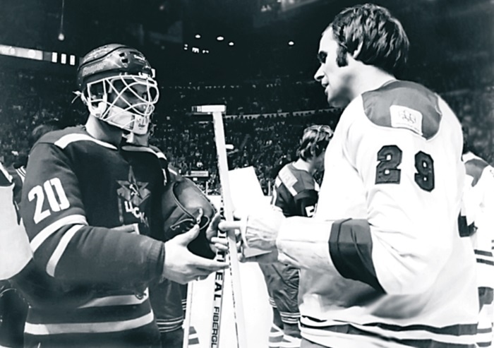 Иллюстрация к книге — Стенка на стенку. Хоккейное противостояние Канада-Россия [i_035.jpg]