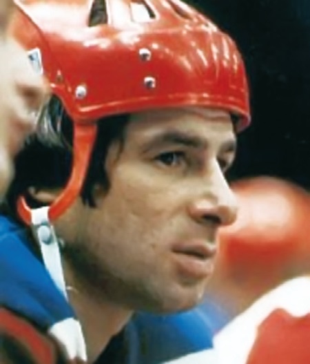 Иллюстрация к книге — Стенка на стенку. Хоккейное противостояние Канада-Россия [i_037.jpg]