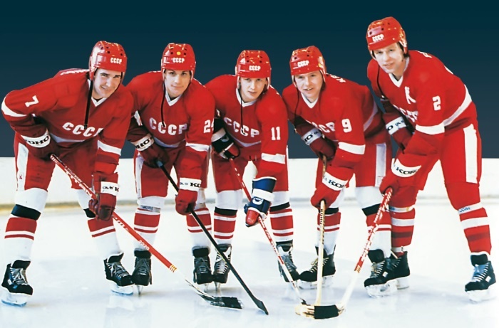 Иллюстрация к книге — Стенка на стенку. Хоккейное противостояние Канада-Россия [i_047.jpg]