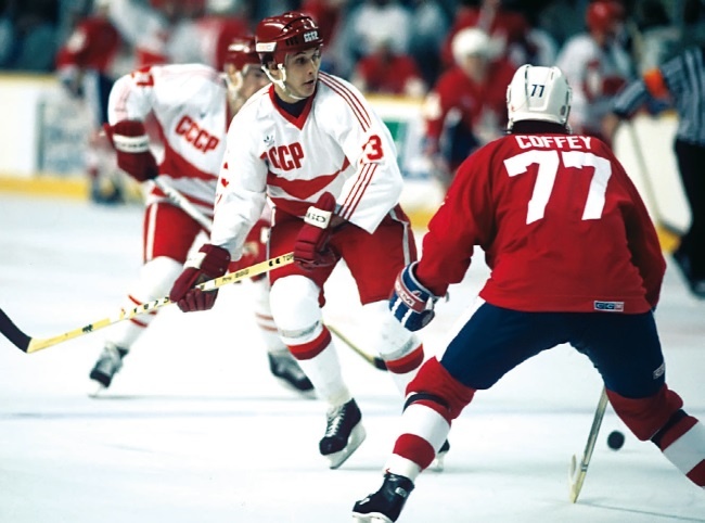 Иллюстрация к книге — Стенка на стенку. Хоккейное противостояние Канада-Россия [i_055.jpg]