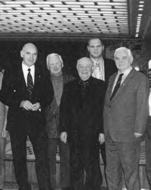 Иллюстрация к книге — Мяч, пробитый им, и теперь летит над землей. Древо памяти Валентина Бубукина [_41.jpg]