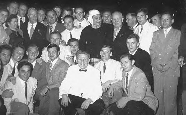 Иллюстрация к книге — Мяч, пробитый им, и теперь летит над землей. Древо памяти Валентина Бубукина [_8.jpg]