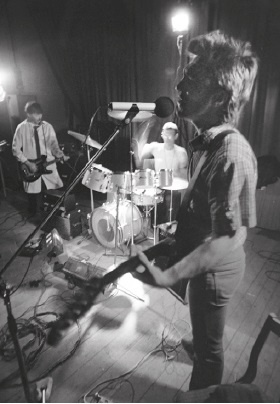 Иллюстрация к книге — Наутилус Помпилиус. Мы вошли в эту воду однажды [i_009.jpg]