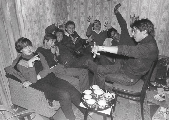 Иллюстрация к книге — Наутилус Помпилиус. Мы вошли в эту воду однажды [i_015.jpg]