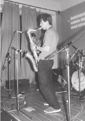 Иллюстрация к книге — Наутилус Помпилиус. Мы вошли в эту воду однажды [i_021.jpg]