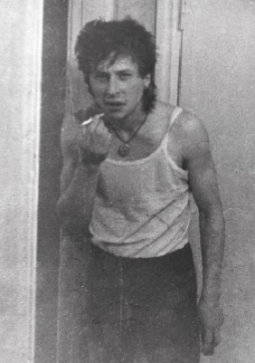 Иллюстрация к книге — Наутилус Помпилиус. Мы вошли в эту воду однажды [i_033.jpg]