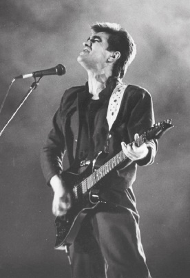 Иллюстрация к книге — Наутилус Помпилиус. Мы вошли в эту воду однажды [i_046.jpg]