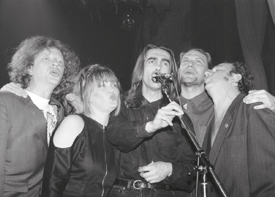 Иллюстрация к книге — Наутилус Помпилиус. Мы вошли в эту воду однажды [i_058.jpg]