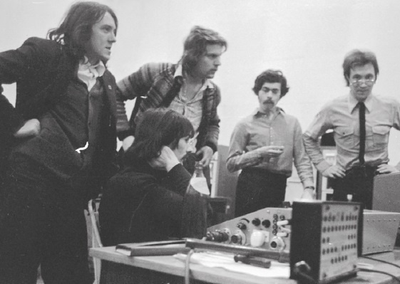 Иллюстрация к книге — Наутилус Помпилиус. Мы вошли в эту воду однажды [i_078.jpg]