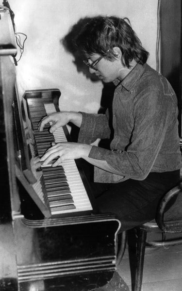 Иллюстрация к книге — Наутилус Помпилиус. Мы вошли в эту воду однажды [i_089.jpg]