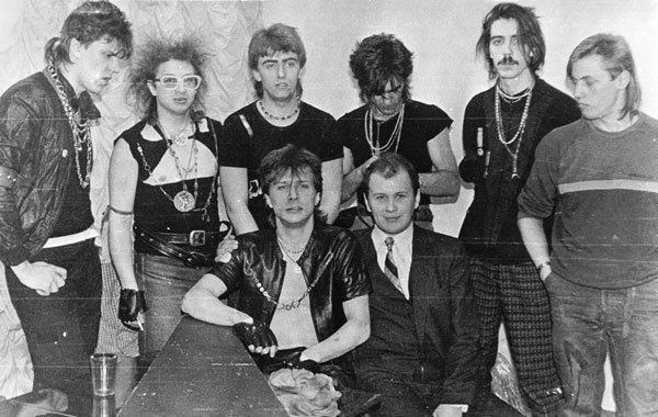 Иллюстрация к книге — Наутилус Помпилиус. Мы вошли в эту воду однажды [i_090.jpg]