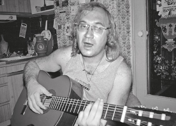 Иллюстрация к книге — Наутилус Помпилиус. Мы вошли в эту воду однажды [i_095.jpg]