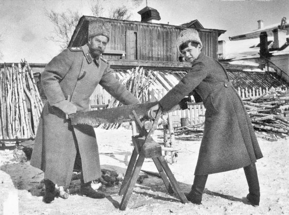 Иллюстрация к книге — Быть императрицей. Повседневная жизнь на троне [i_031.jpg]