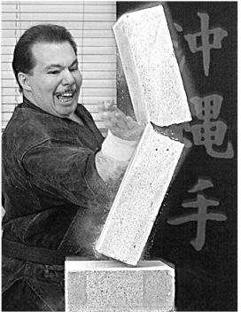 Иллюстрация к книге — Энциклопедия каратэ. История и философия, теория и практика, педагогические принципы и методики обучения [_03_fmt.jpg]