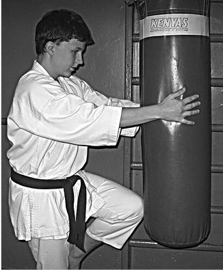 Иллюстрация к книге — Энциклопедия каратэ. История и философия, теория и практика, педагогические принципы и методики обучения [_43_fmt.jpg]