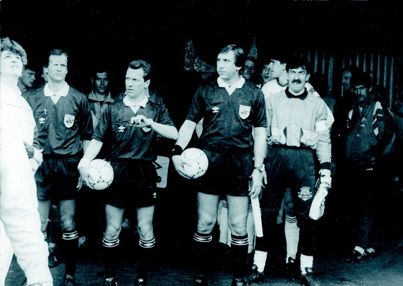 Иллюстрация к книге — Люди в черном. Непридуманные истории о судействе начистоту [i_014.jpg]