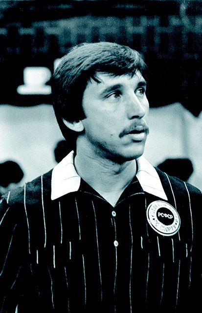 Иллюстрация к книге — Люди в черном. Непридуманные истории о судействе начистоту [i_021.jpg]