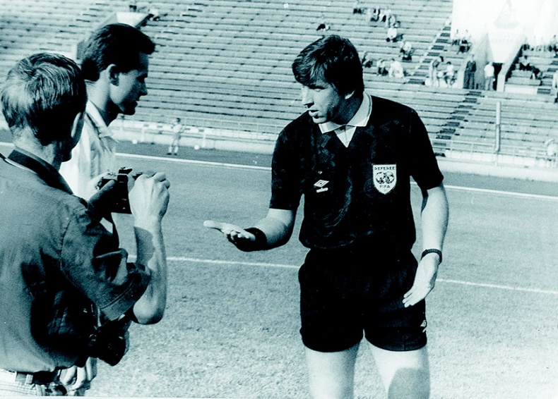 Иллюстрация к книге — Люди в черном. Непридуманные истории о судействе начистоту [i_023.jpg]