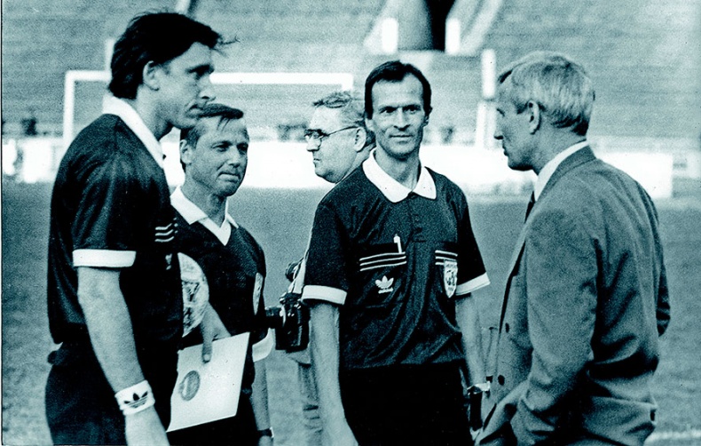 Иллюстрация к книге — Люди в черном. Непридуманные истории о судействе начистоту [i_030.jpg]