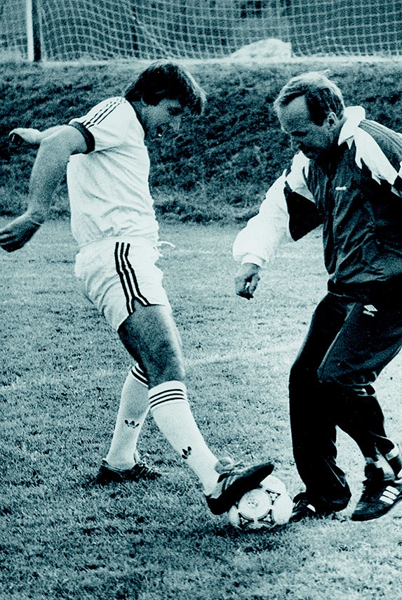 Иллюстрация к книге — Люди в черном. Непридуманные истории о судействе начистоту [i_042.jpg]