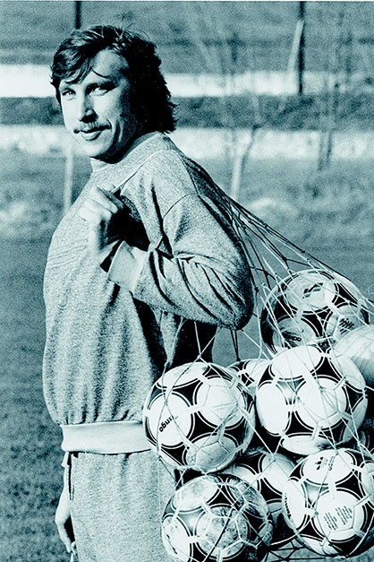 Иллюстрация к книге — Люди в черном. Непридуманные истории о судействе начистоту [i_046.jpg]