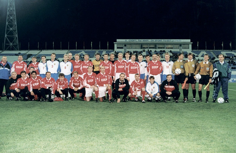 Иллюстрация к книге — Люди в черном. Непридуманные истории о судействе начистоту [i_063.jpg]