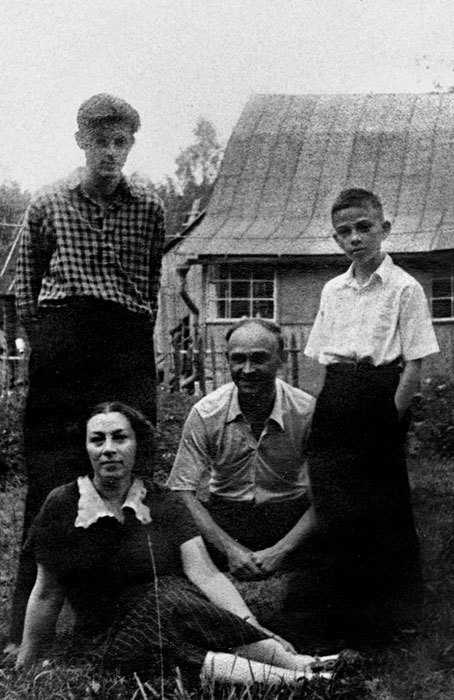 Иллюстрация к книге — Но кто мы и откуда [i_010.jpg]