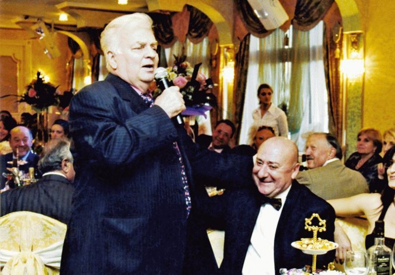 Иллюстрация к книге — Я везучий. Вспоминаю, улыбаюсь, немного грущу [i_108.jpg]