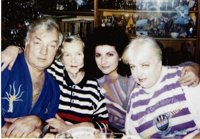 Иллюстрация к книге — Я везучий. Вспоминаю, улыбаюсь, немного грущу [i_118.jpg]