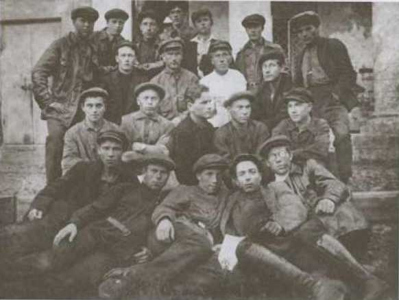 Иллюстрация к книге — Расплетин [i_014.jpg]